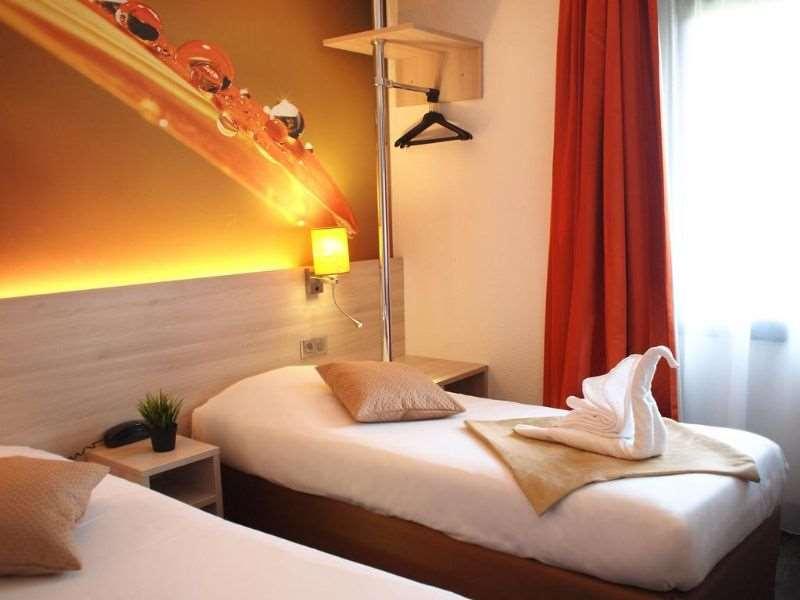 Brit Hotel Essentiel De Гранвиль Номер фото