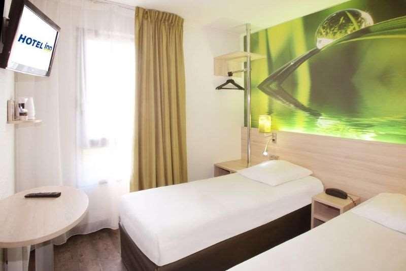 Brit Hotel Essentiel De Гранвиль Номер фото