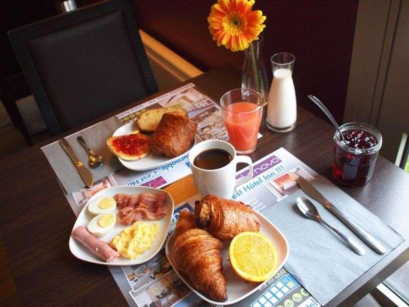 Brit Hotel Essentiel De Гранвиль Ресторан фото